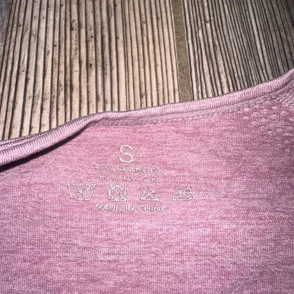 NVGTN Women's Cropped Compression Pink Long Sleeve Top Thumb Holes Small Workout - Picture 8 of 8